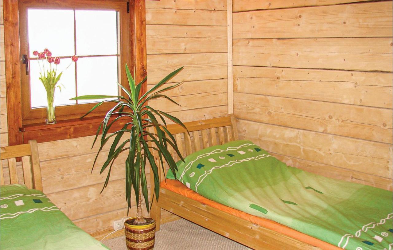 3 Bedroom Cozy Home In Mscice Podamirowo Extérieur photo